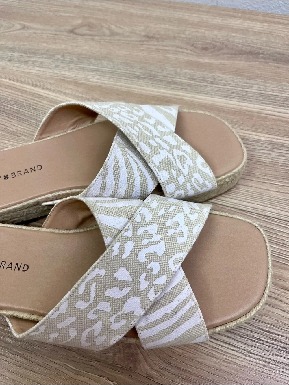 Lucky Brand Gayte Espadrille Animal print sandals Sz 9